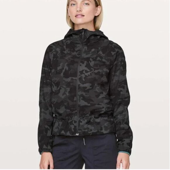 Lululemon Pack It Up Jacket Incognito CamoSize 12